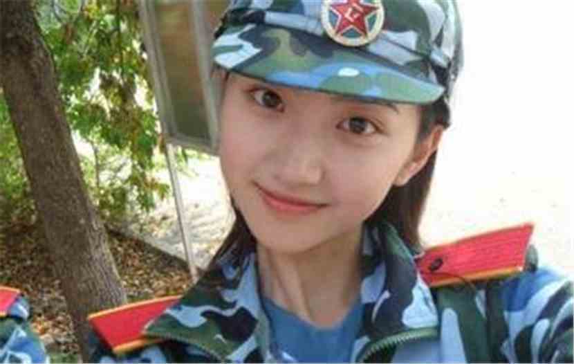 爱情公寓之妖孽人生:016 美女,爆照吧 爱情公寓之妖孽人生:016 美女,爆照吧